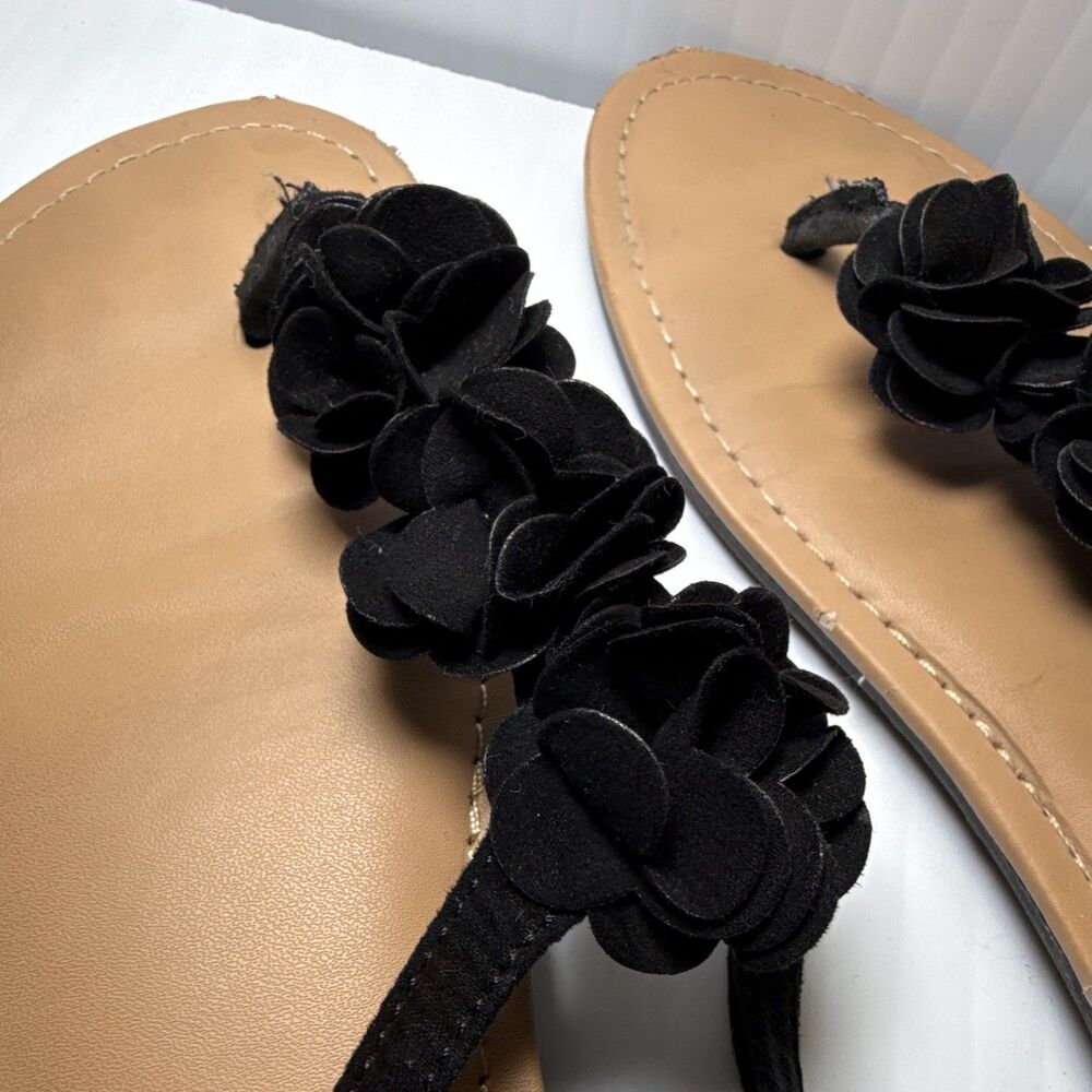 rue21 Black Tan Flower Thong Flat Sandals Faux Leather Buckle Women’s 8 - Picture 3 of 7
